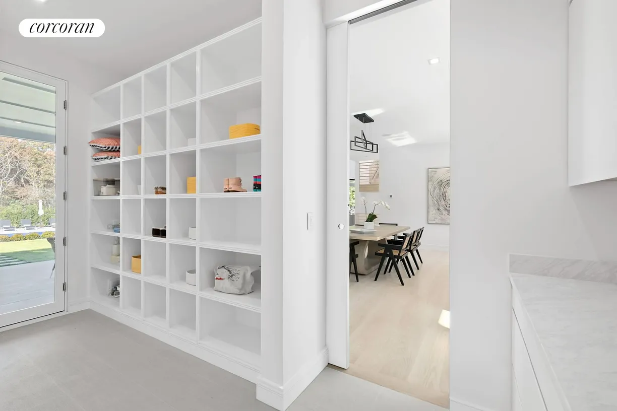 The Hamptons Real Estate | View 12 Eileen's Path | Mudroom | View 19