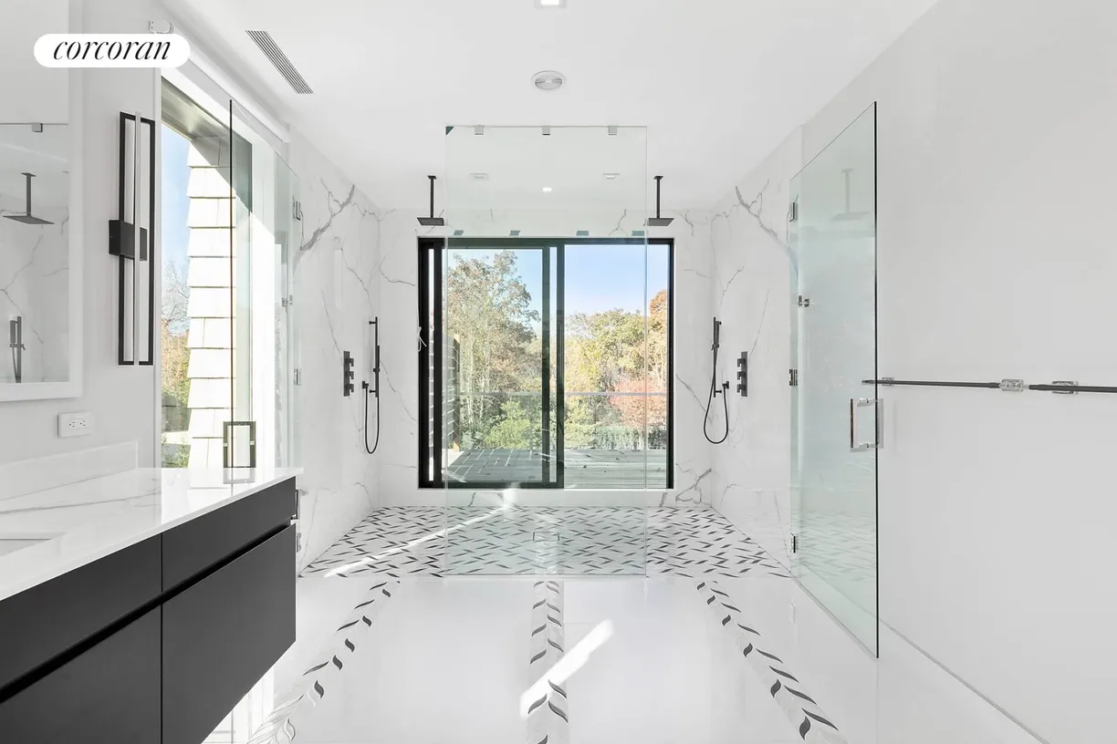 The Hamptons Real Estate | View 12 Eileen's Path | Indoor/Outdoor Shower | View 26