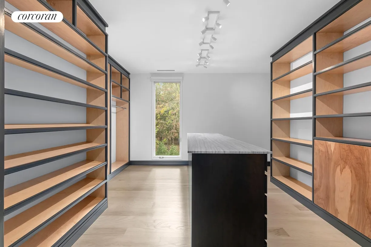 The Hamptons Real Estate | View 12 Eileen's Path | Dual Walk-In Closet | View 29