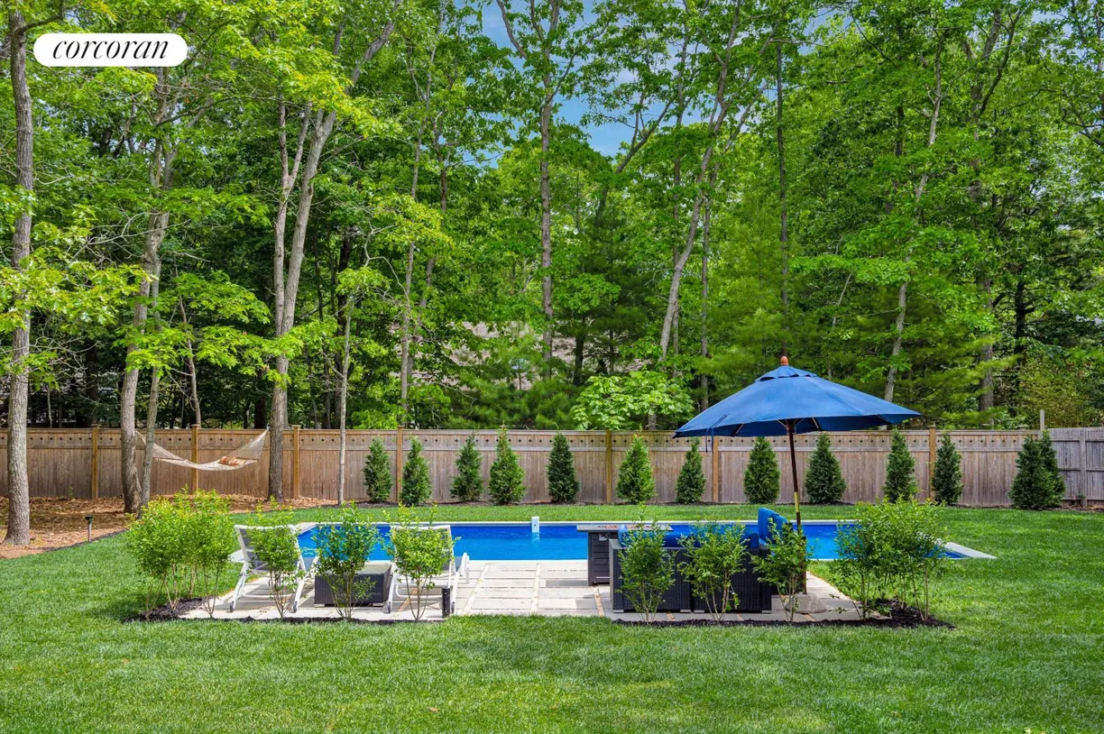The Hamptons Real Estate | View 98 Sycamore Drive | room 2
