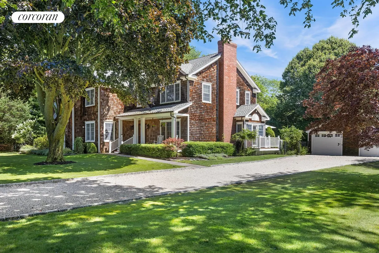 The Hamptons Real Estate | View 50 Narrow Lane | Large Front Yard