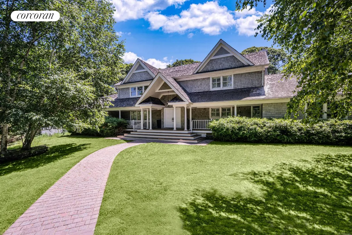 The Hamptons Real Estate | View 23 On The Bluff | 4 Beds, 5 Baths