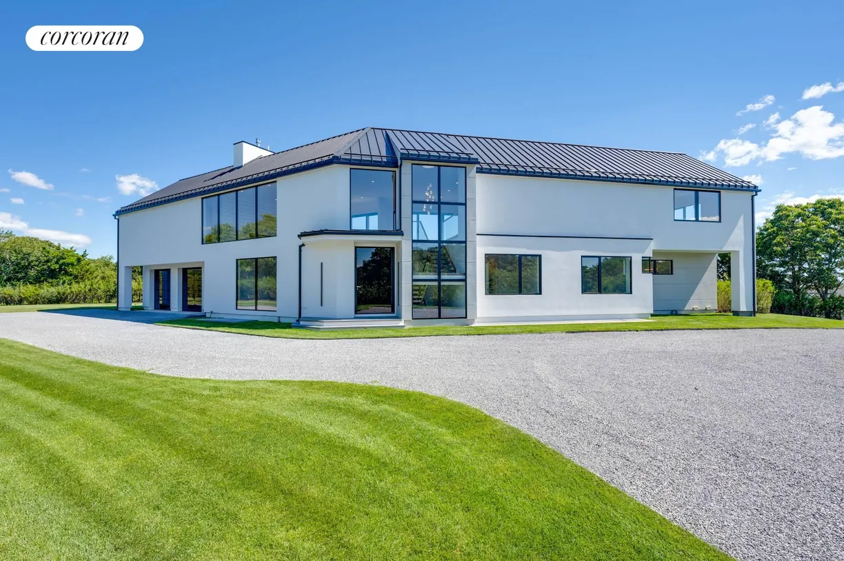 The Hamptons Real Estate | View 7 Upland Drive | Presenting 7 Upland Drive