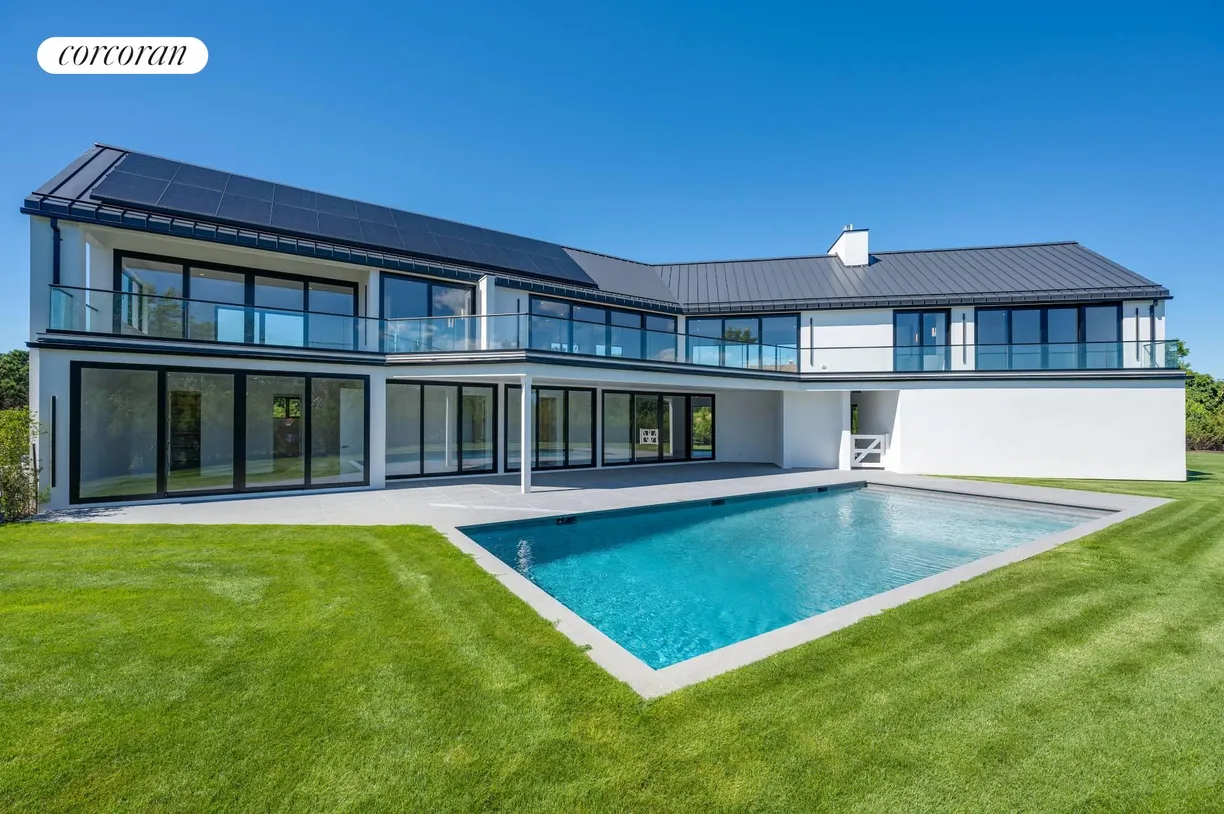The Hamptons Real Estate | View 7 Upland Drive | Heated Gunite Pool