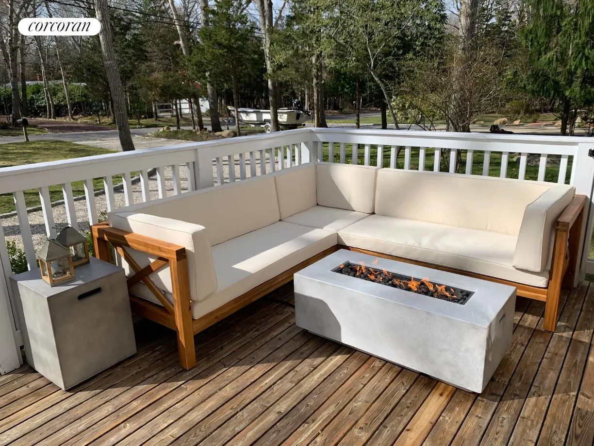The Hamptons Real Estate | View 25 Rutland Road | Front deck