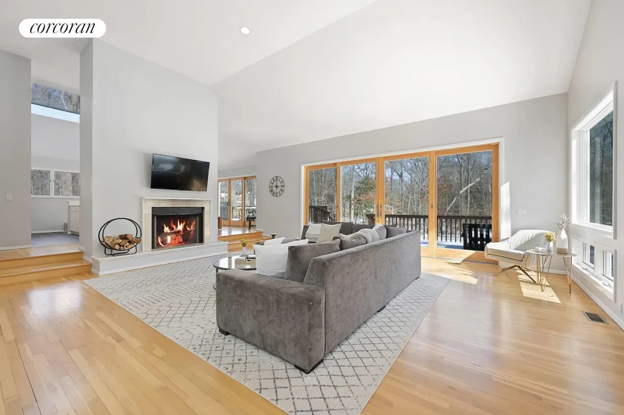 The Hamptons Real Estate | View 61 Alberts Landing Road | 4 Beds, 3 Baths
