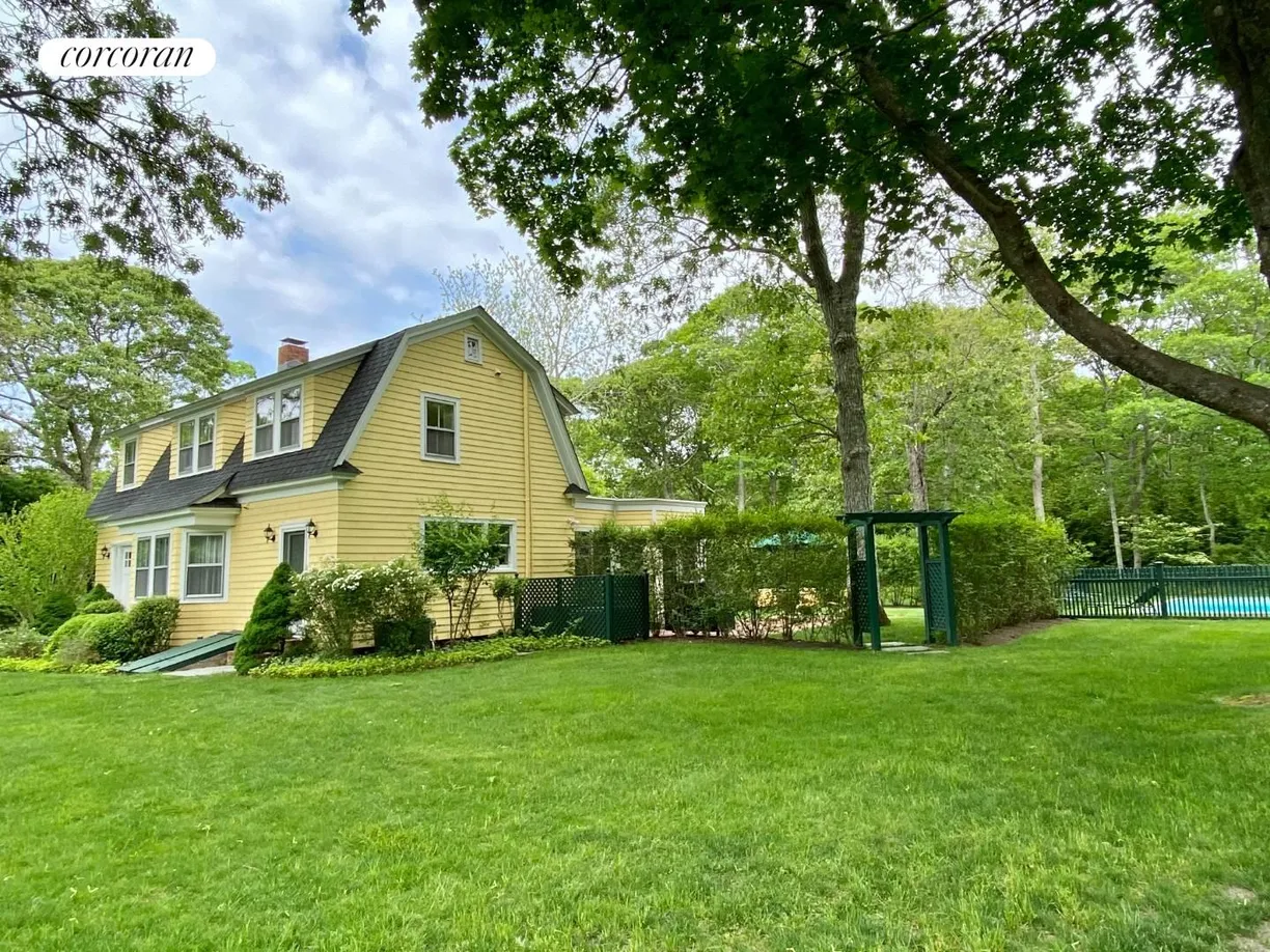 The Hamptons Real Estate | View 84 Old Depot Road | 84 Old Depot