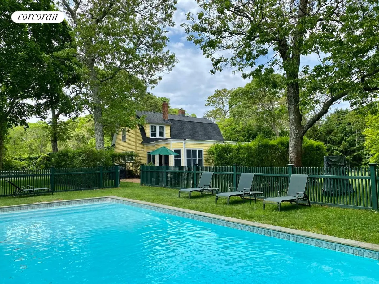 The Hamptons Real Estate | View 84 Old Depot Road | 84 Old Depot