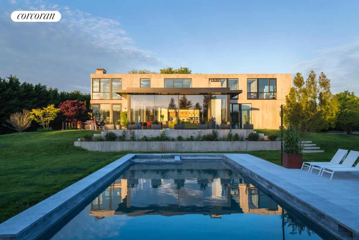 The Hamptons Real Estate | View 55 Davids Lane | 4 Beds, 6 Baths