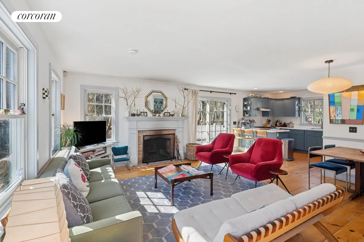 The Hamptons Real Estate | View 251 Meadows West | room 1