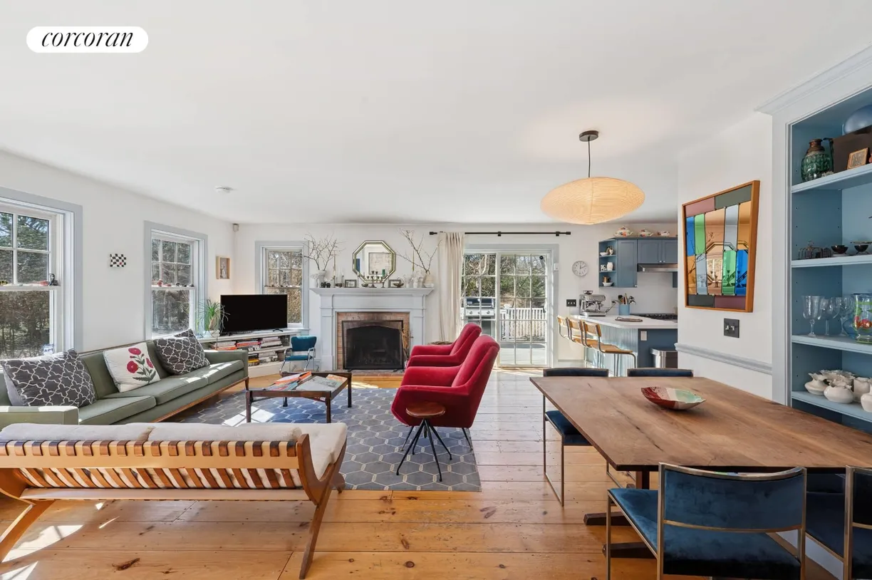 The Hamptons Real Estate | View 251 Meadows West | room 2