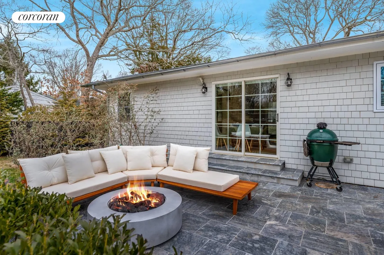 The Hamptons Real Estate | View 22 Sandra Road | room 1