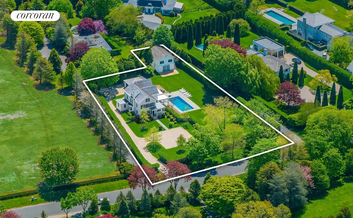 The Hamptons Real Estate | View 136 First Neck Lane | 8 Beds, 6 Baths