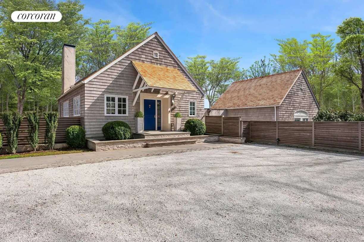 The Hamptons Real Estate | View 535 Old Sag Harbor Road | room 2