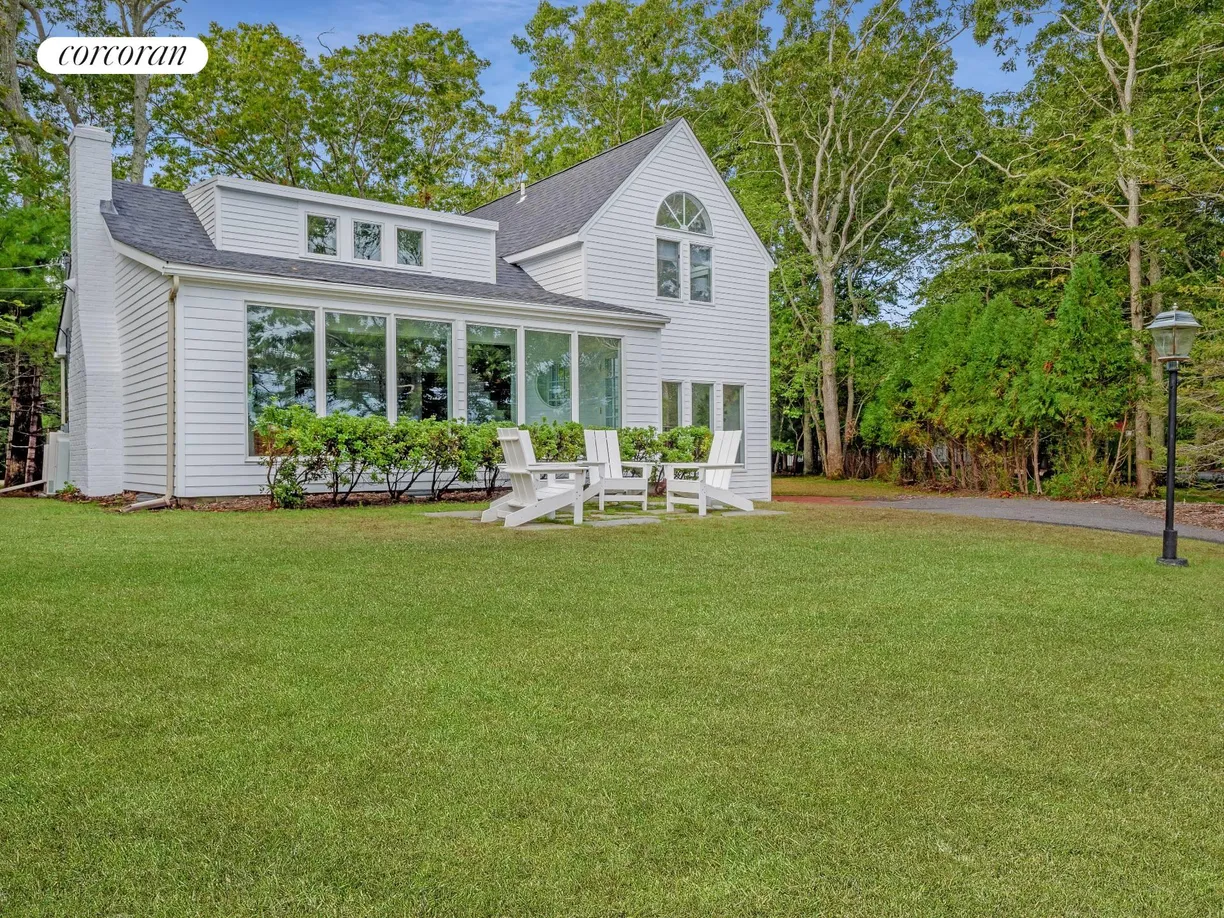 The Hamptons Real Estate | View 203 Big Fresh Pond Road | 3 Beds, 2 Baths