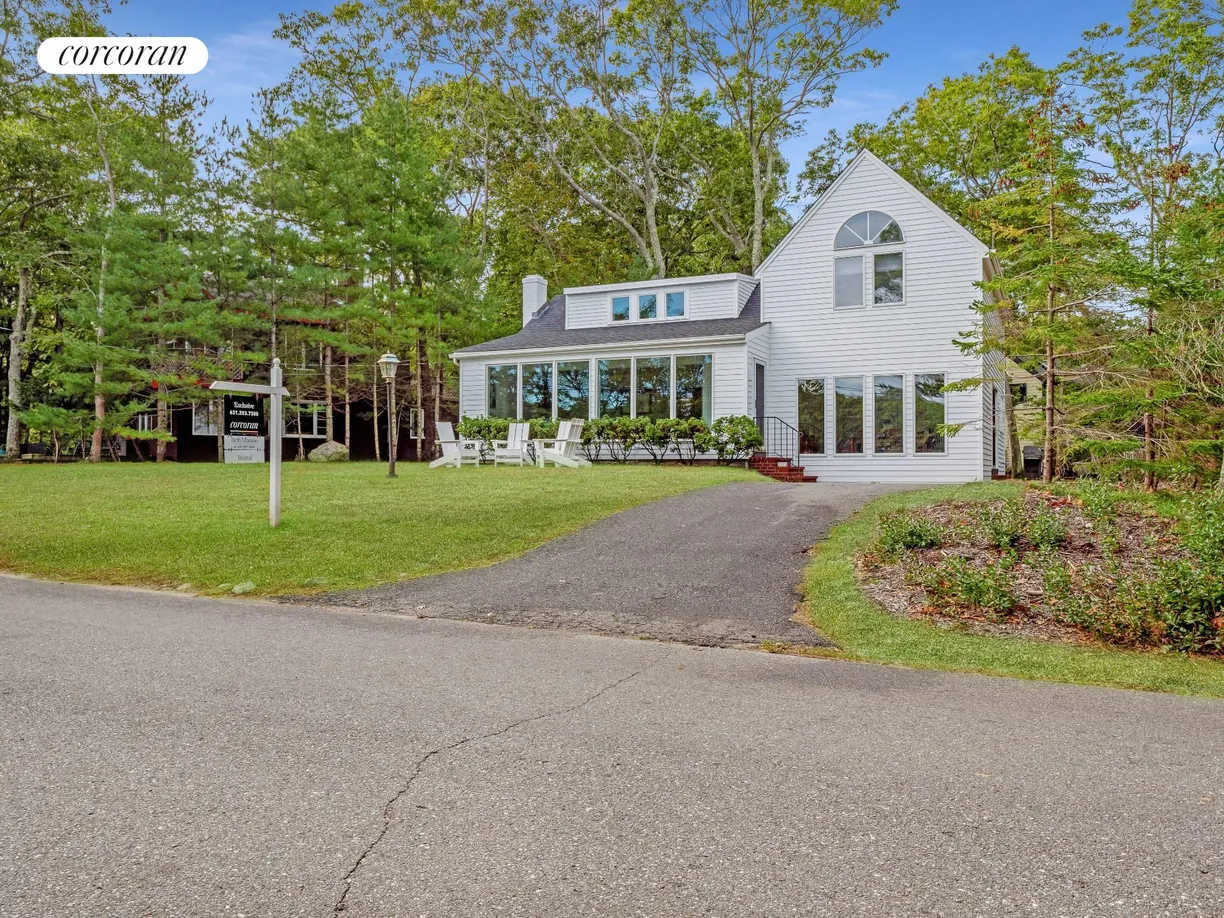 The Hamptons Real Estate | View 203 Big Fresh Pond Road | room 1