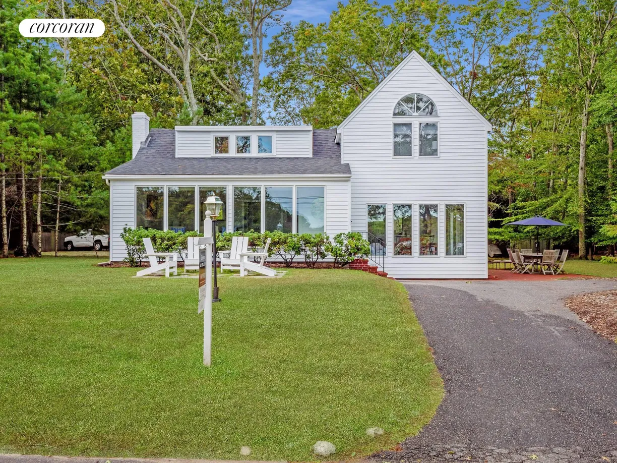 The Hamptons Real Estate | View 203 Big Fresh Pond Road | room 2