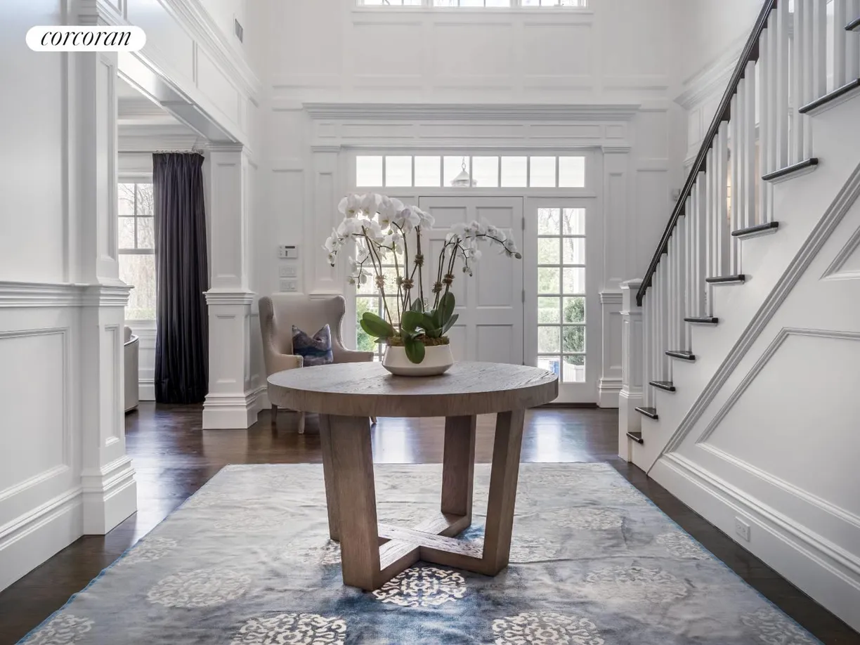 The Hamptons Real Estate | View  | room 1