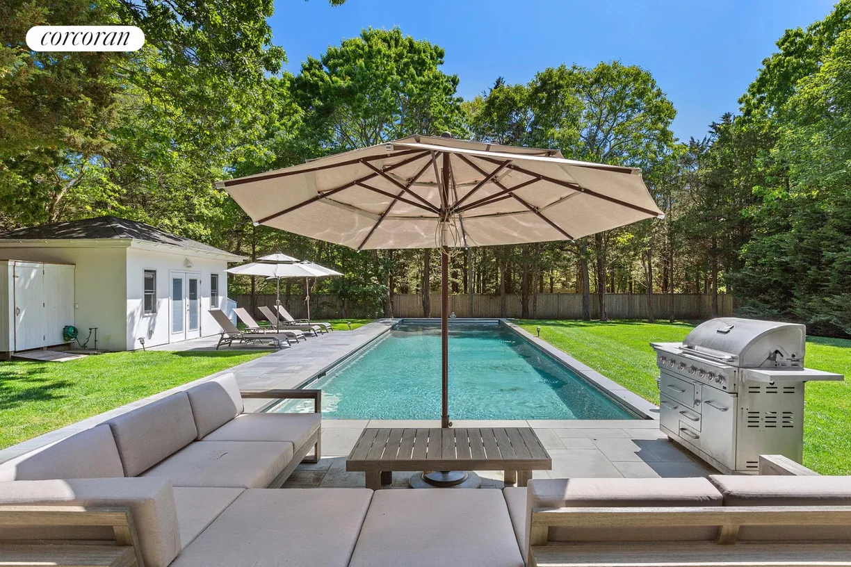 The Hamptons Real Estate | View 5 Shoridge Road | room 1
