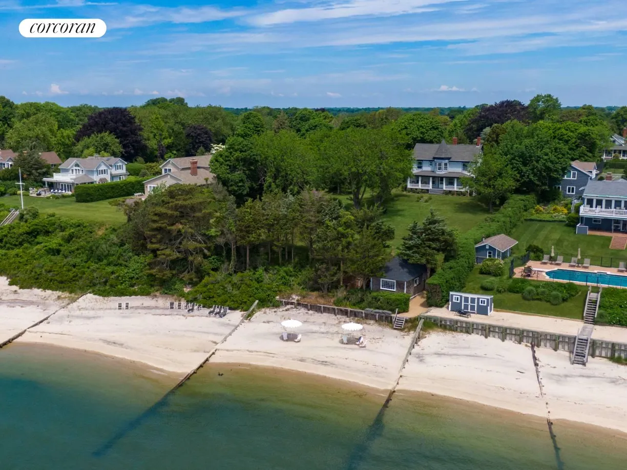The Hamptons Real Estate | View 1260 Jackson Street | 4 Beds, 2 Baths