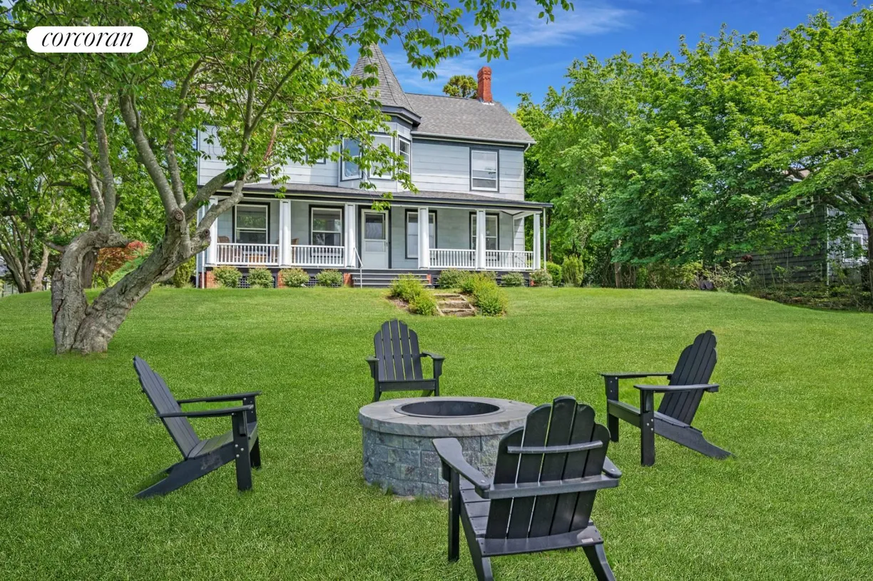 The Hamptons Real Estate | View 1260 Jackson Street | room 2