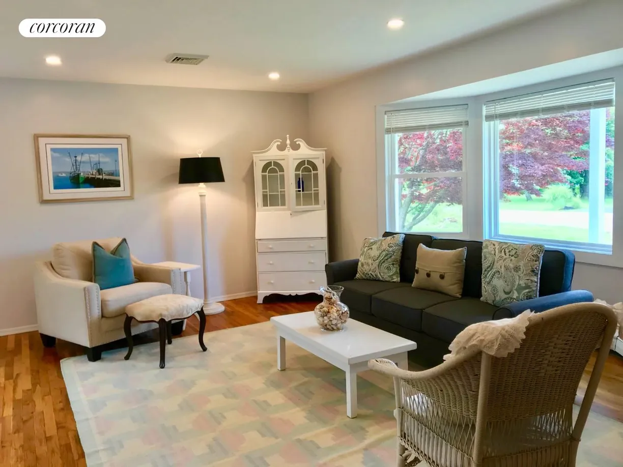 The Hamptons Real Estate | View 11 Tims Trail | 3 Beds, 2 Baths