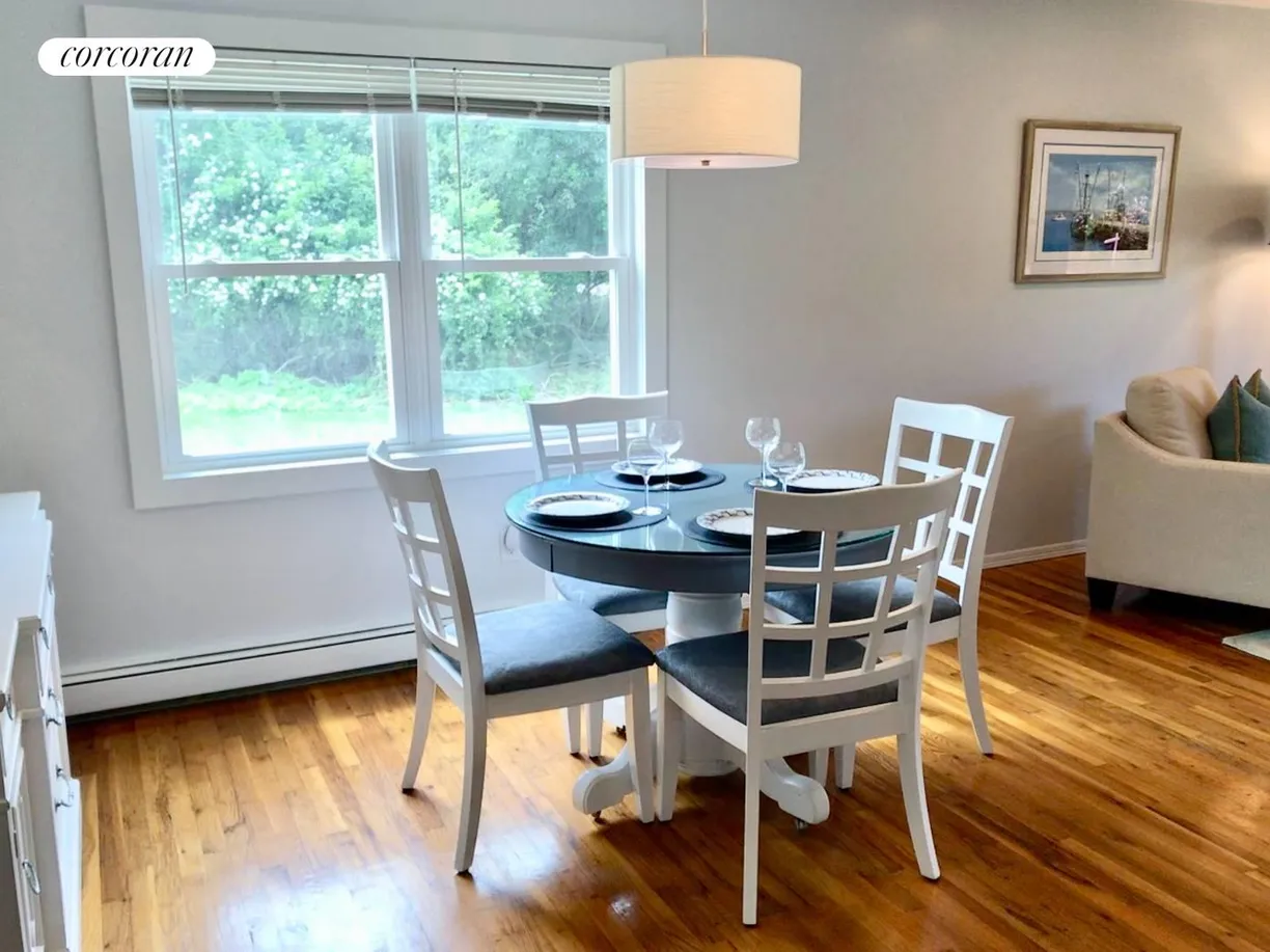 The Hamptons Real Estate | View 11 Tims Trail | room 2