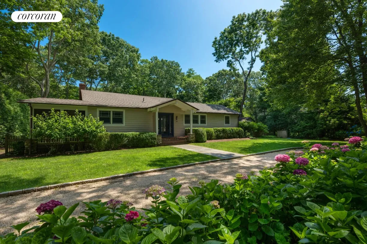 The Hamptons Real Estate | View 16 Roxbury Lane | 3 Beds, 2 Baths