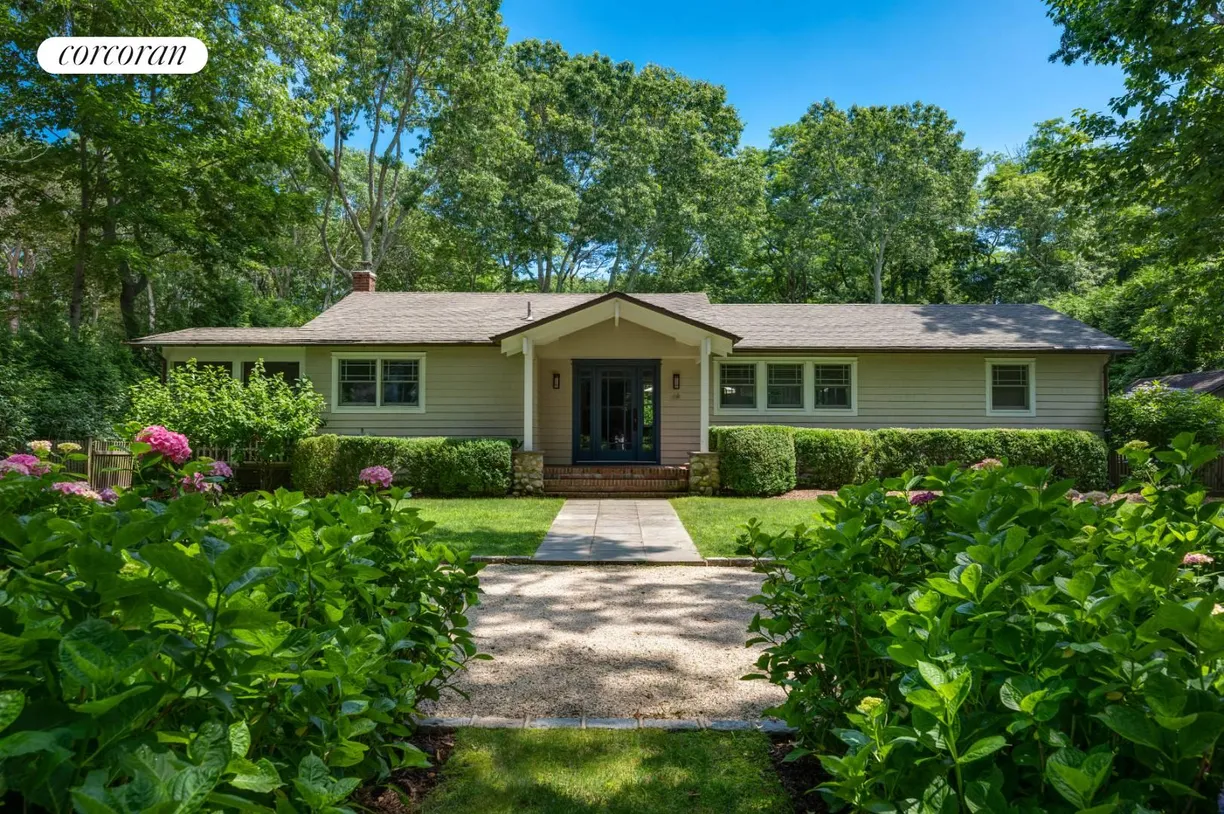 The Hamptons Real Estate | View 16 Roxbury Lane | room 1