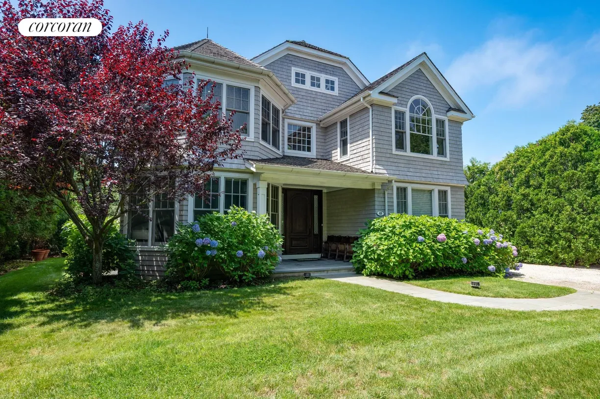 The Hamptons Real Estate | View 49 Old Town Road | 6 Beds, 7 Baths