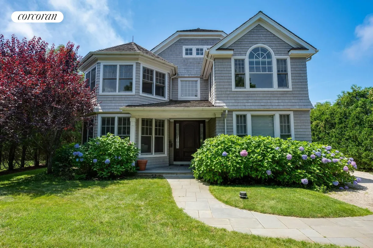 The Hamptons Real Estate | View 49 Old Town Road | room 1
