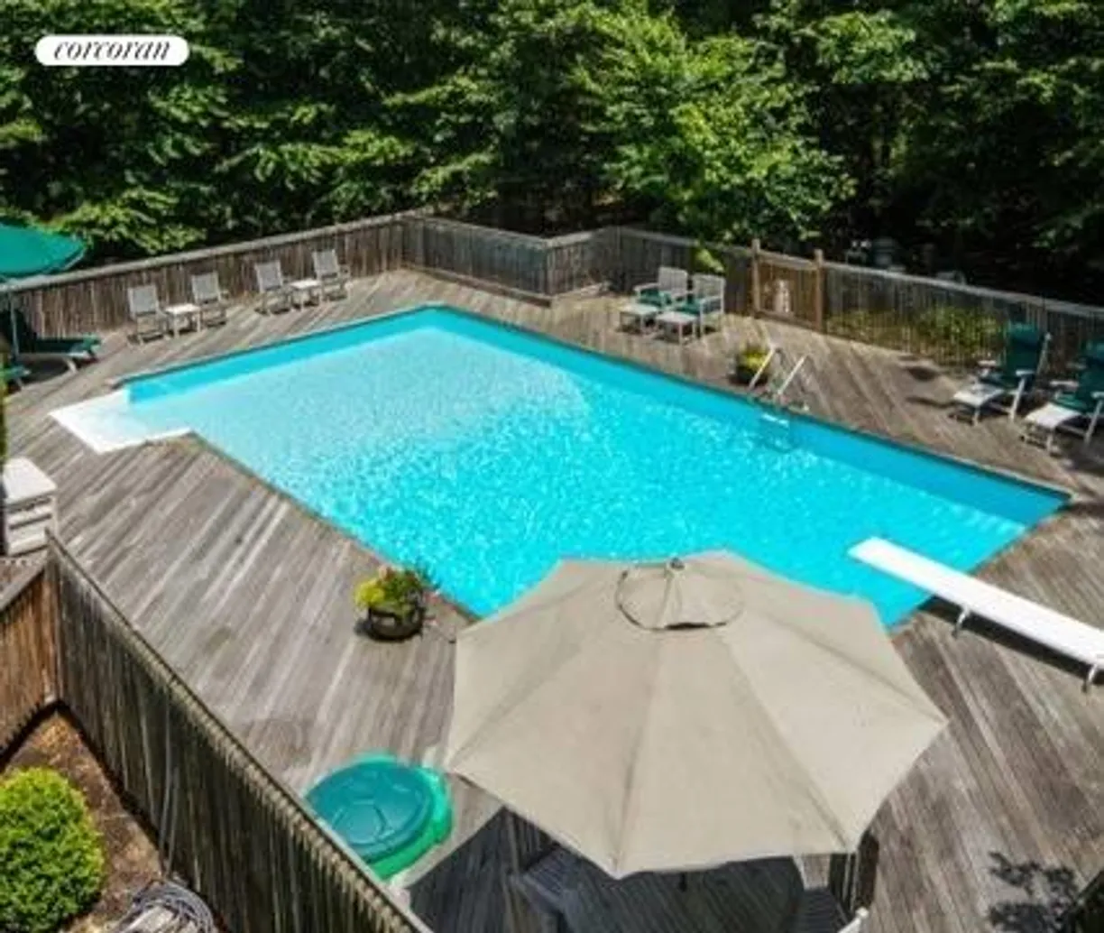 The Hamptons Real Estate | View 325 Old Sag Harbor Road | room 1