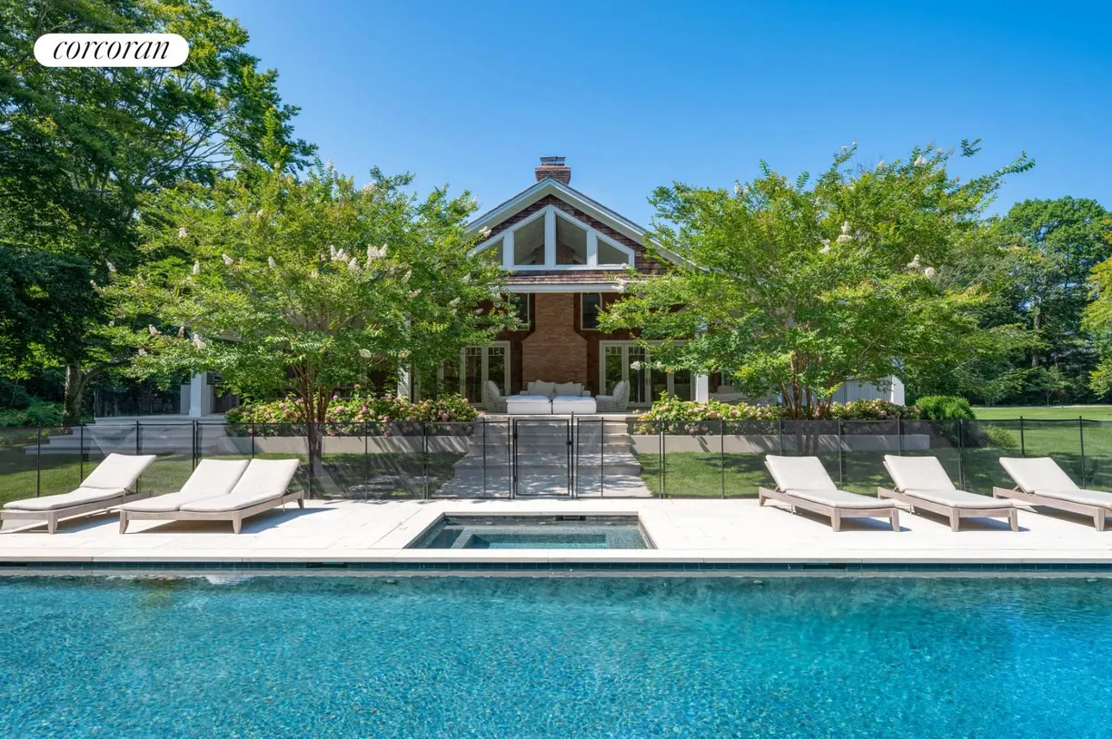 The Hamptons Real Estate | View 138 Narrow Lane | 5 Beds, 5 Baths