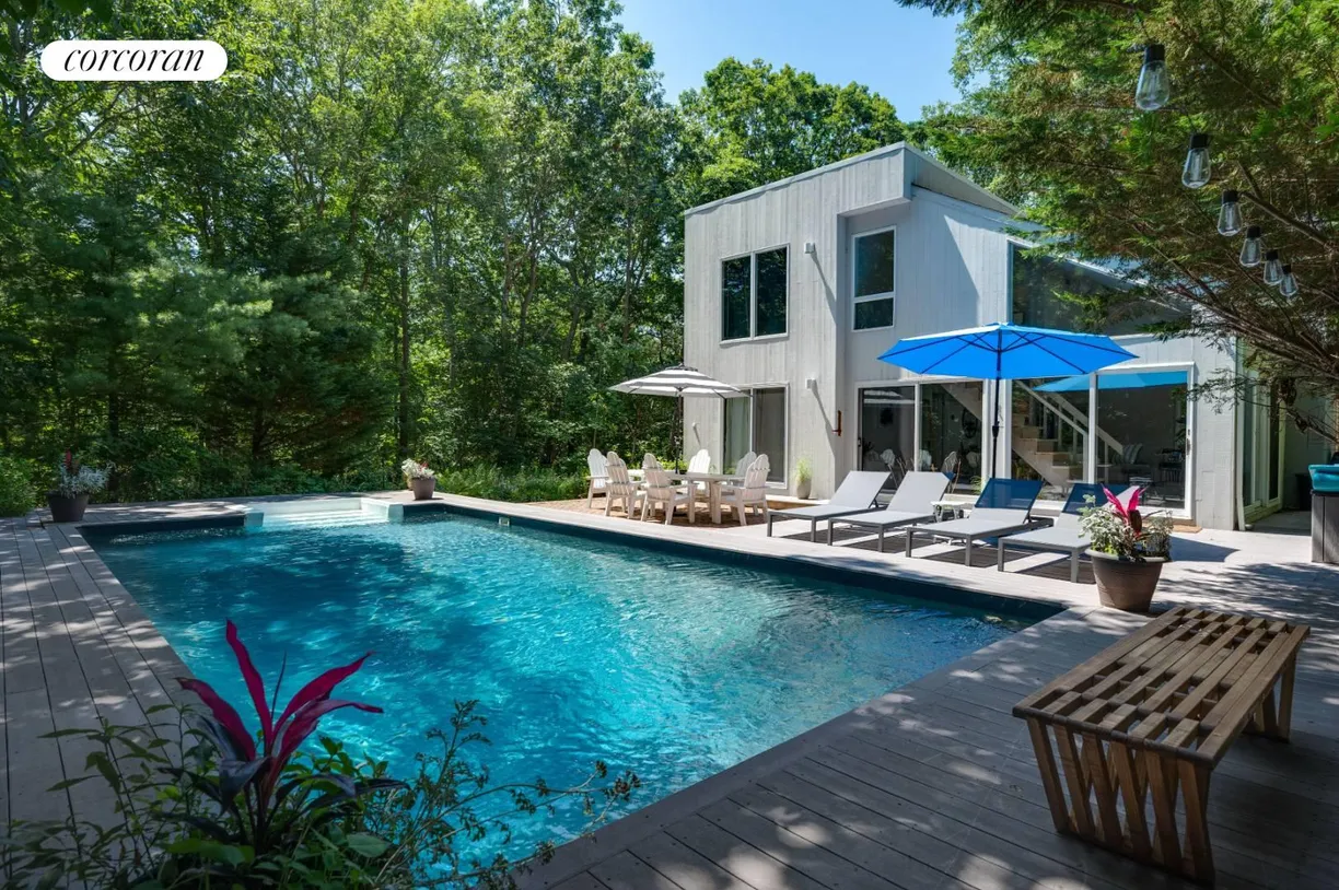 The Hamptons Real Estate | View 7 North Pass Road | 3 Beds, 2 Baths