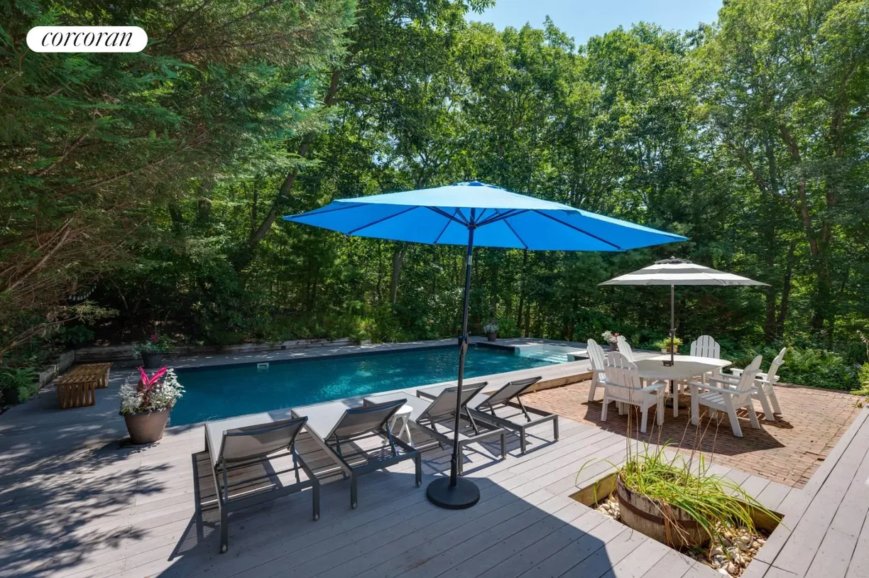 The Hamptons Real Estate | View 7 North Pass Road | room 2