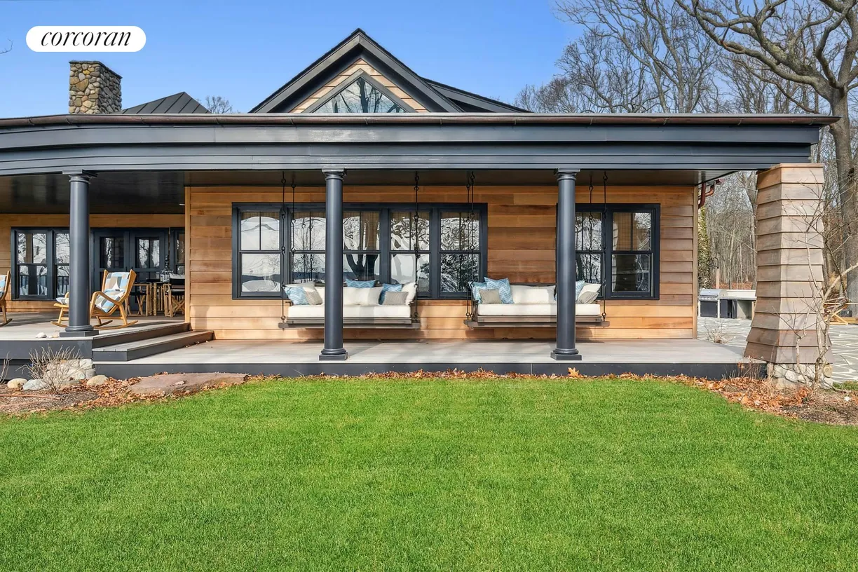 The Hamptons Real Estate | View 37 Tuthill Drive | room 1