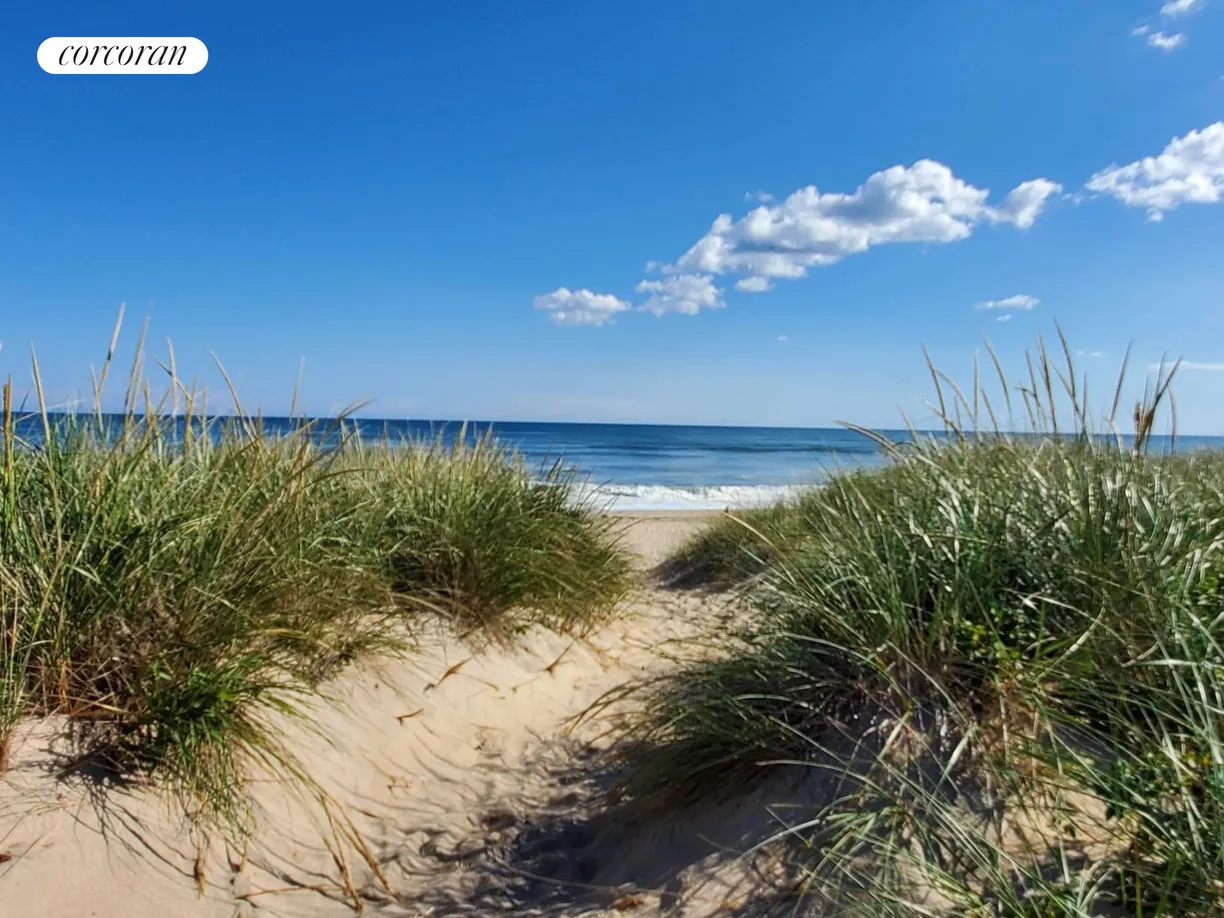 The Hamptons Real Estate | View 779 Old Montauk Highway, Unit 29 | Easy Beach Access
