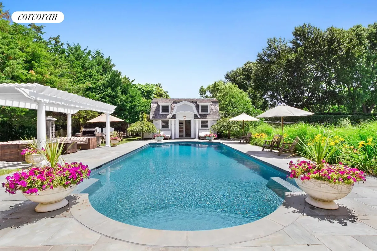 The Hamptons Real Estate | View 229 White Street | room 2