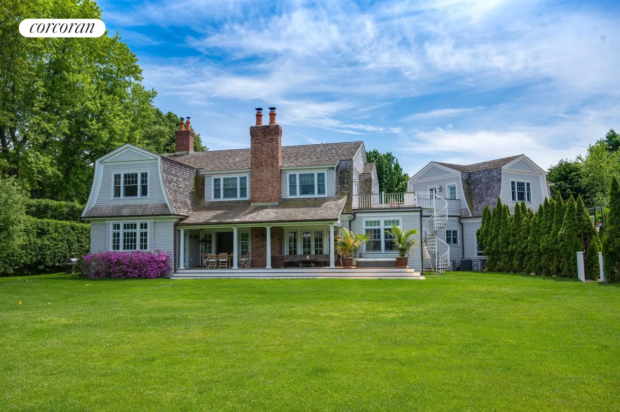 The Hamptons Real Estate | View 229 White Street | room 1