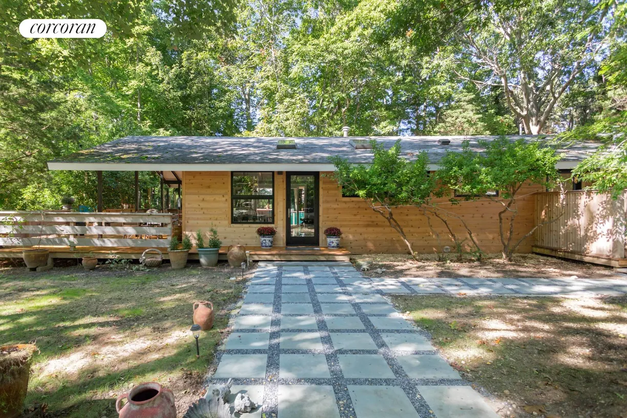 The Hamptons Real Estate | View 37 Norfolk Drive | Welcome