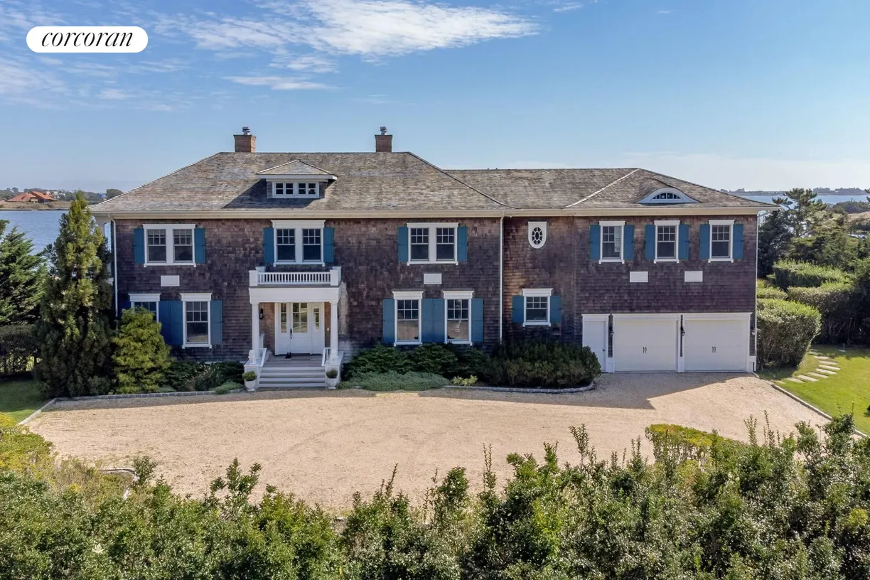 The Hamptons Real Estate | View 541 Main Street | room 1