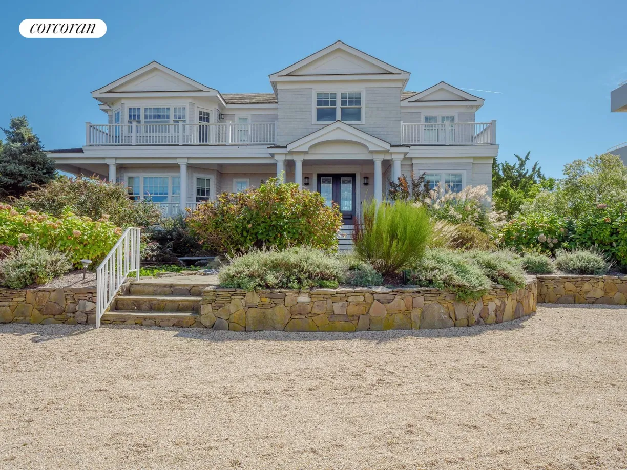The Hamptons Real Estate | View  | 6 Beds, 5 Baths