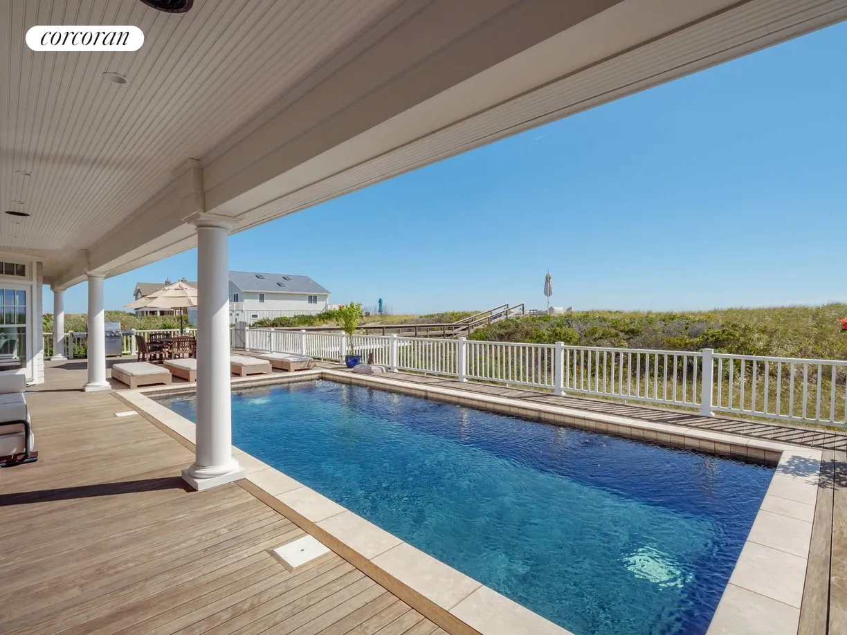 The Hamptons Real Estate | View  | room 2
