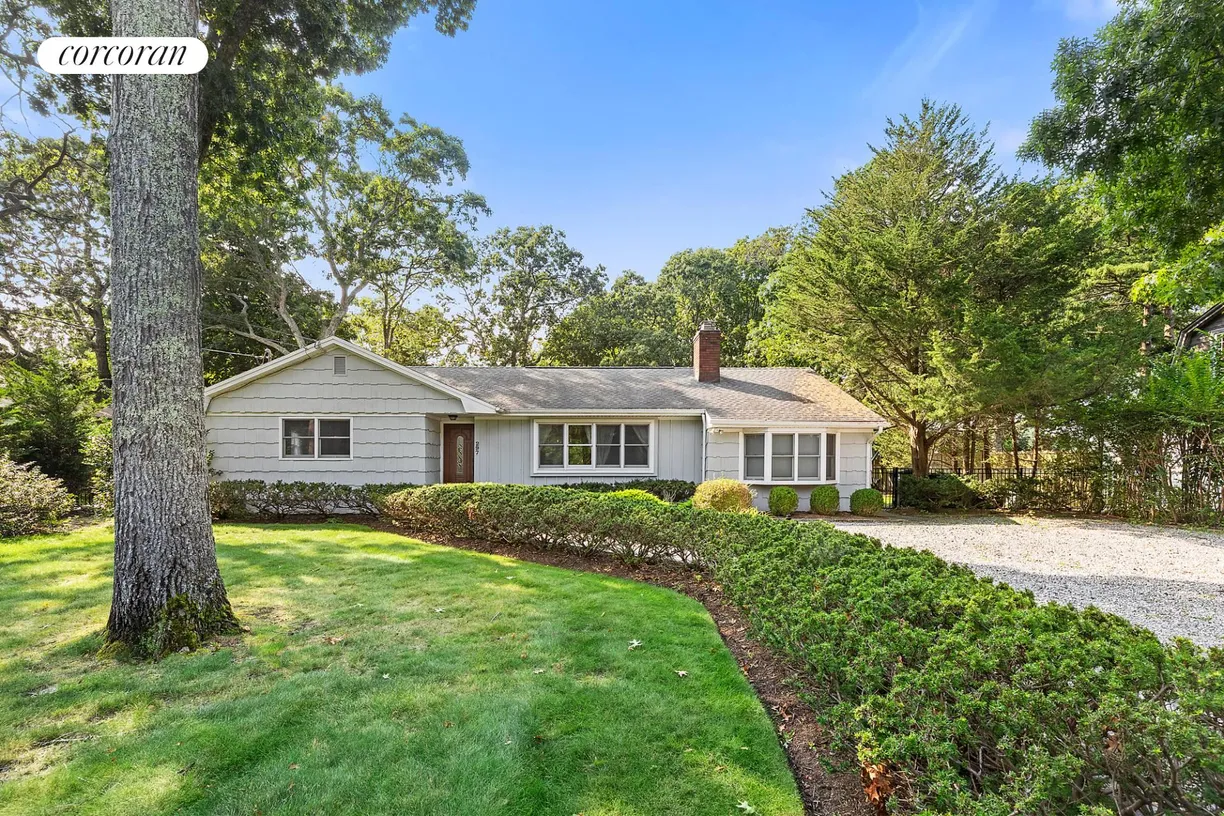 The Hamptons Real Estate | View  | 3 Beds, 3 Baths