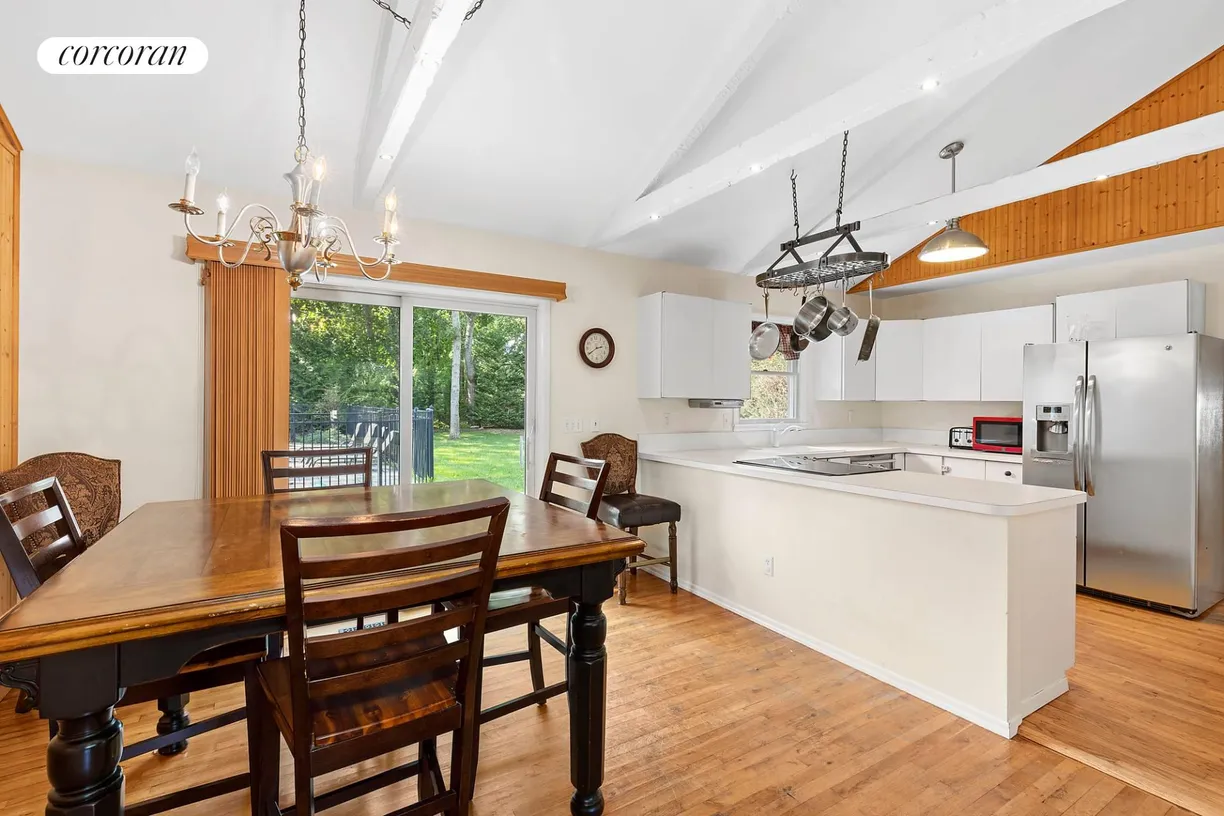 The Hamptons Real Estate | View  | Kitchen and Dining