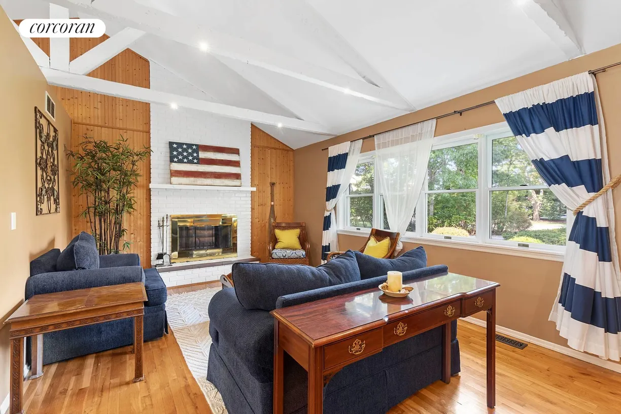 The Hamptons Real Estate | View  | Living