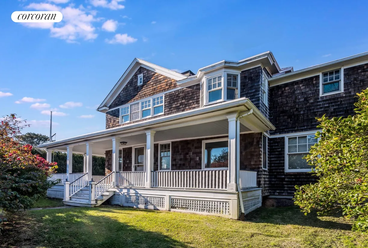 The Hamptons Real Estate | View 336 Bluff Road | room 1