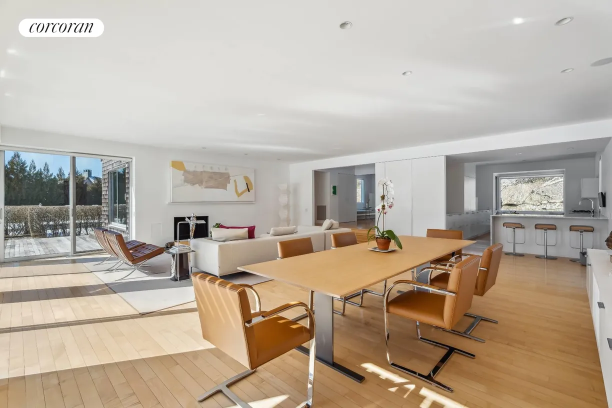 The Hamptons Real Estate | View 130 Newlight Lane | Dining