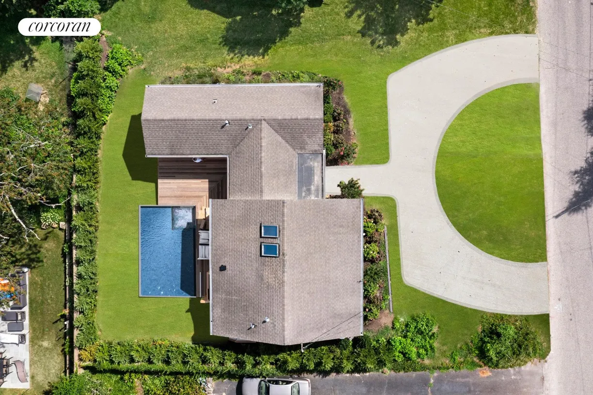 The Hamptons Real Estate | View 28 Cliff Drive | room 2