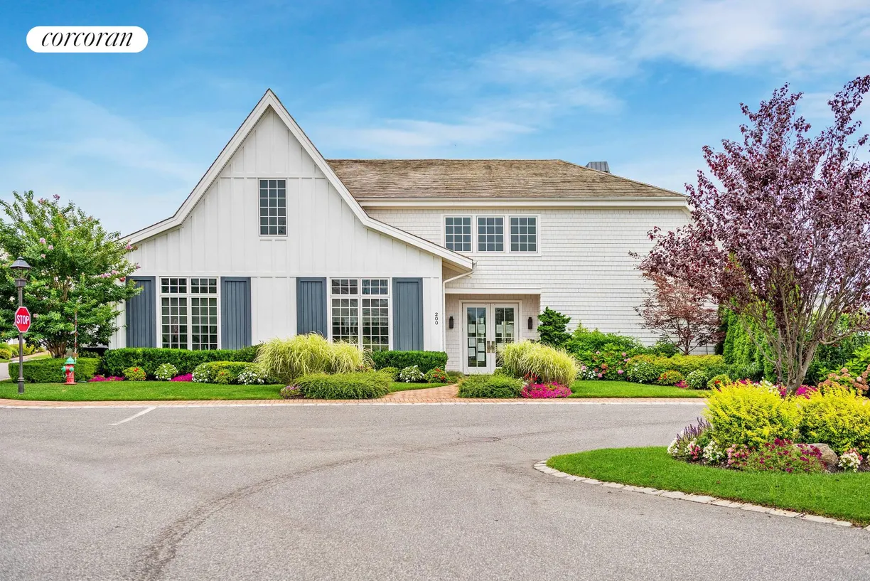 The Hamptons Real Estate | View 1201 High Pond Lane | room 1